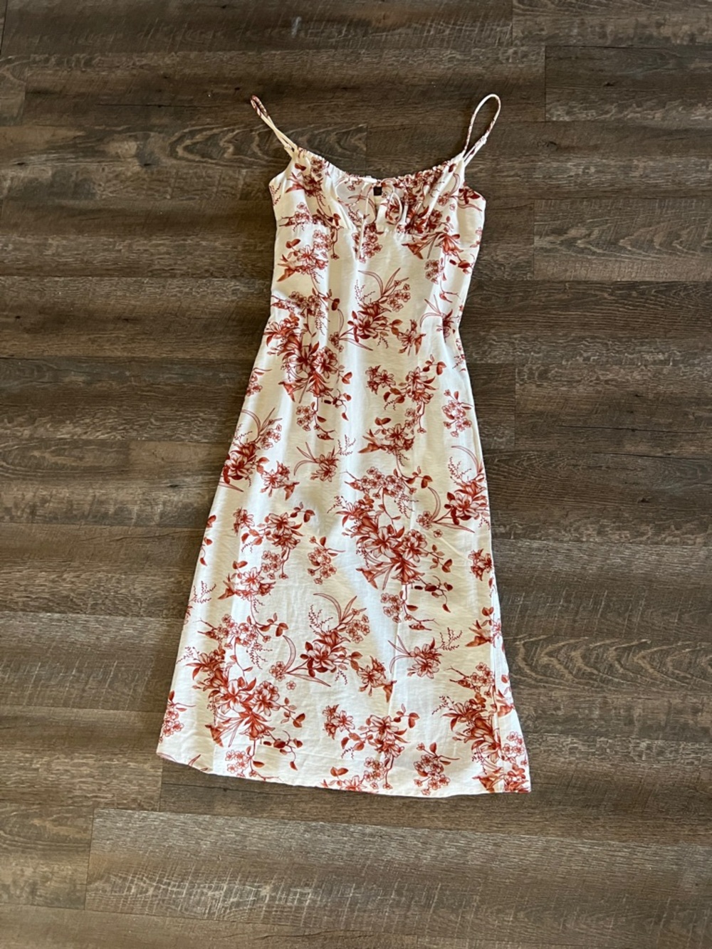Floral Spaghetti-Strap Midi Dress in White with Rust Floral Print